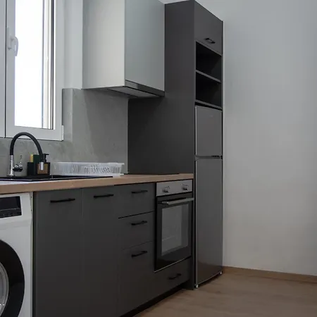 Uni Island - Metropolis Apartment