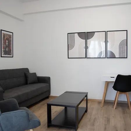 Uni Island - Metropolis Apartment