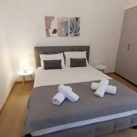 Uni Island - Metropolis Apartment